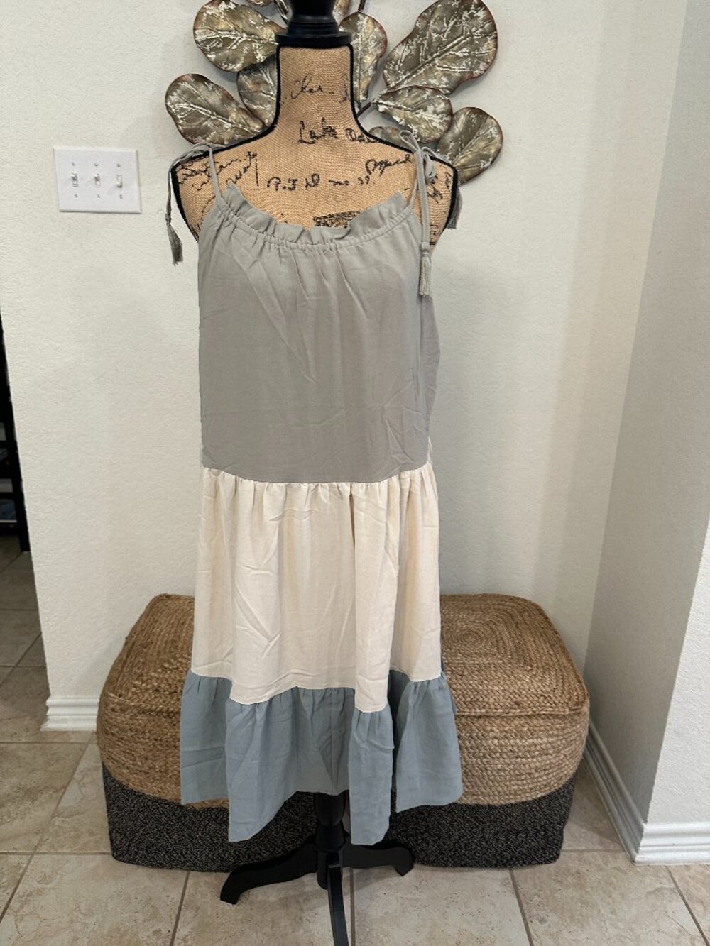 Hayden Los Angeles Tiered Mini Dress Gray Cream Blue Size L NWT - Picture 2 of 9